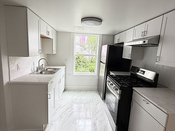 2nd image of 4917 Camp St #1