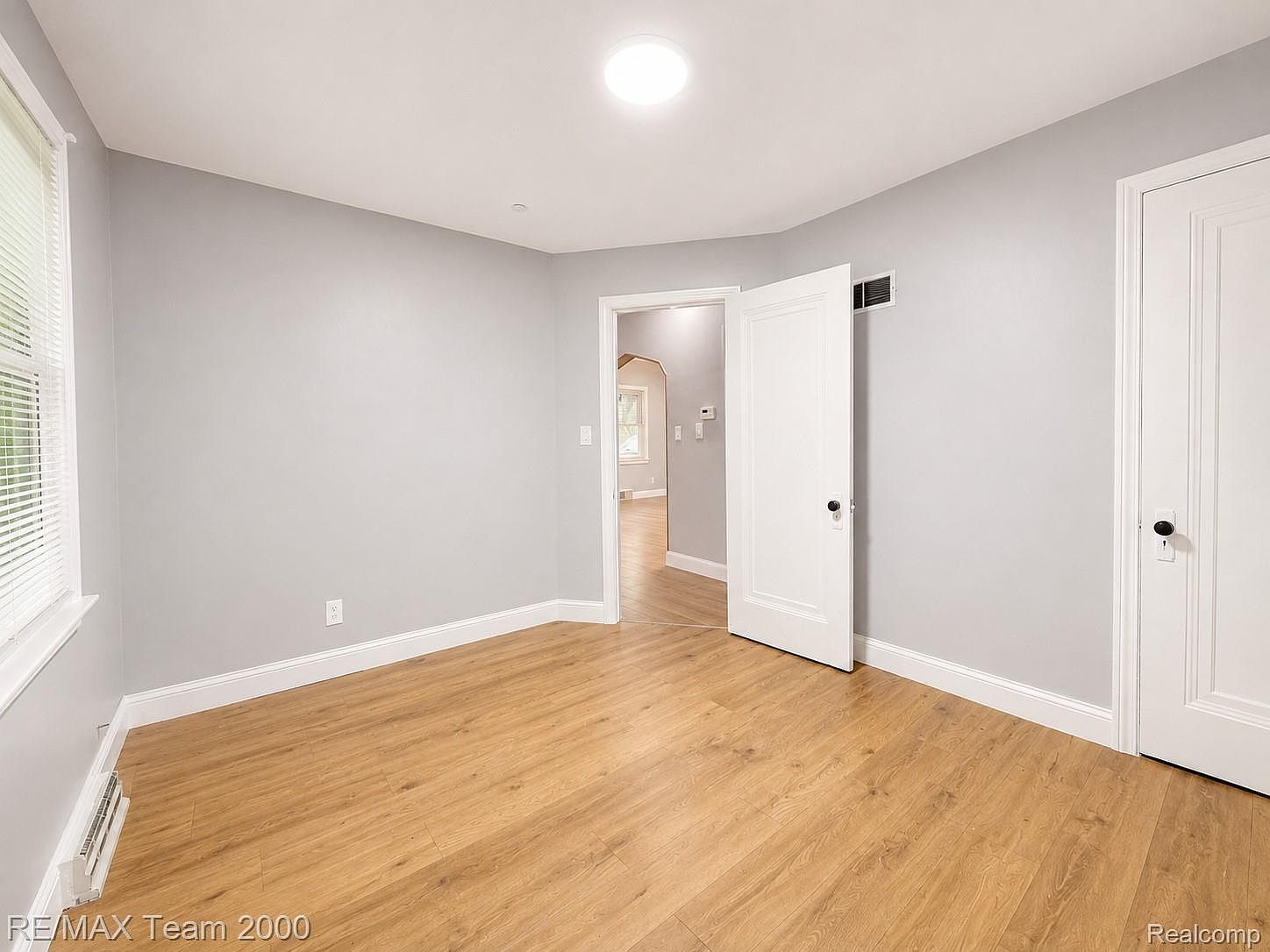 30008 Beechwood St, photo 16