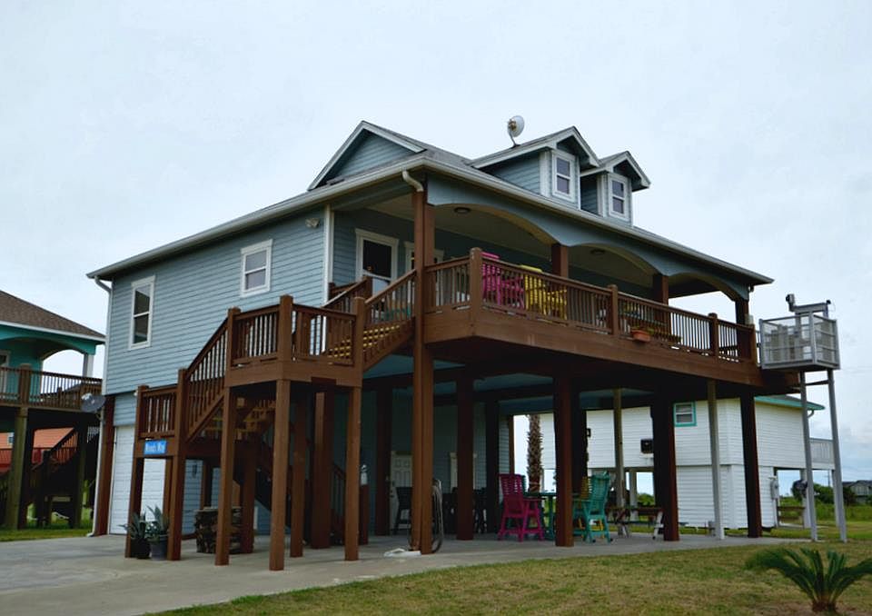 1st image of 948 S Cove Dr