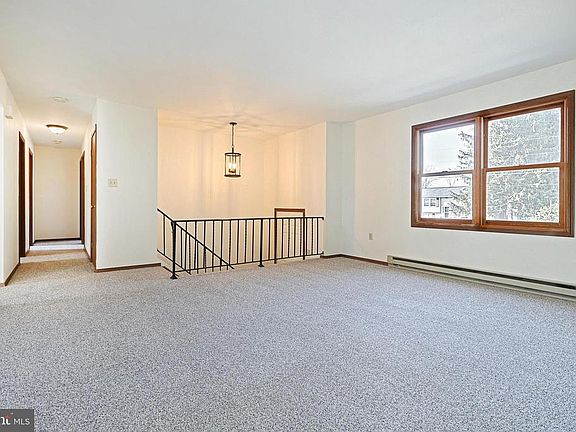 5th image of 28 Burnside Dr