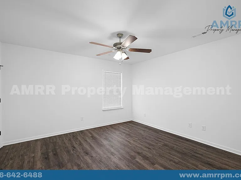 621 Short Leaf Ln — Photo 22