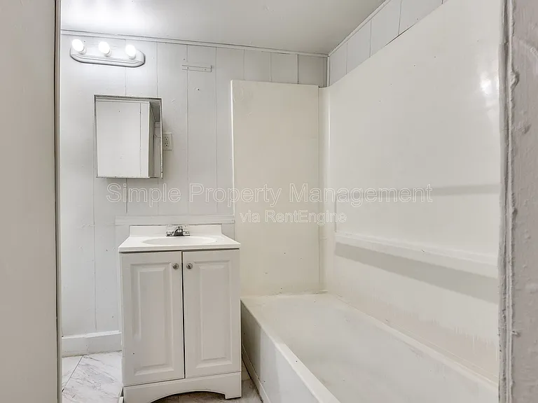 2413 S Youngs Blvd — Photo 11