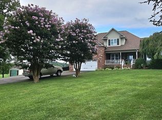 4435 Country Club Rd, Troutville, VA 24175