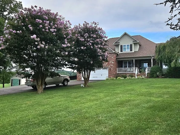 4435 Country Club Rd, Troutville, VA 24175