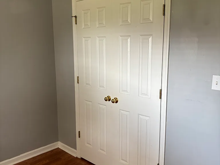 110 Meadowglade Ln — Photo 10