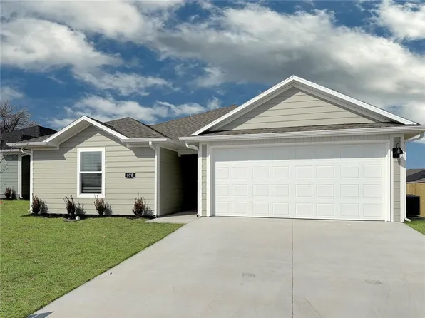870 Hudson St, Prairie Grove, AR 72753