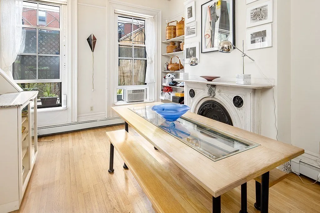 1 bed, 1.0 bath, 900 sqft, $4,800 — Photo 1