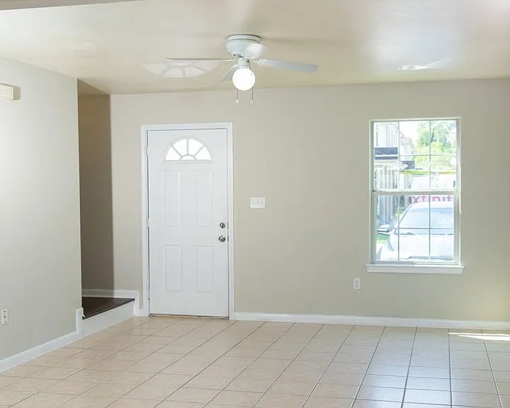 815 Cravens St #C — Photo 60