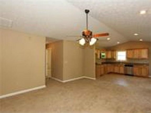 3rd image of 411 Fairway Dr