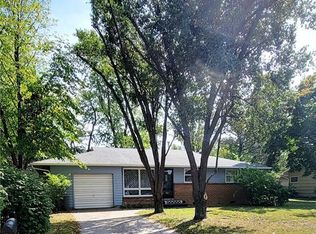 925 Meadowbrook Rd E, Iola, KS 66749