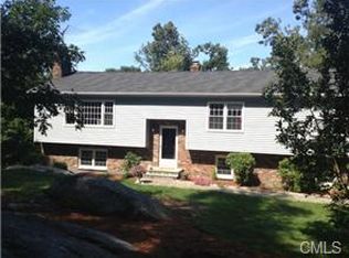 66 Mile Hill Rd S, Newtown, CT 06470