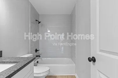 400 Gallery Ln #E8 — Photo 2