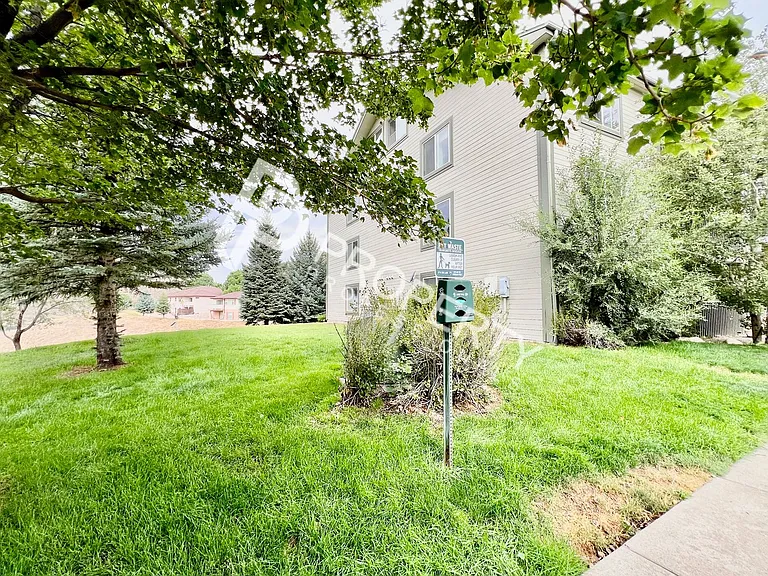 796 Castle Valley Blvd #E — Photo 16