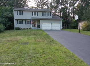 13 Stonehedge Dr, Gansevoort, NY 12831