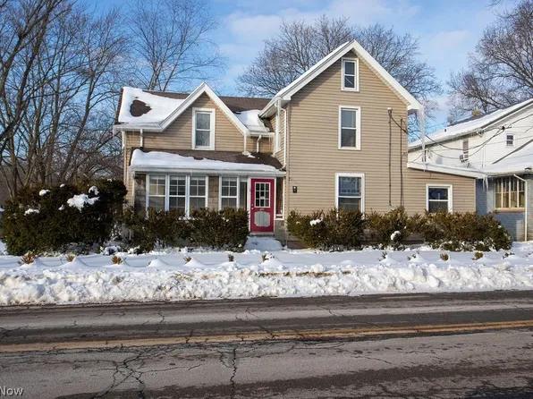 18 E Salem St, Columbiana, OH 44408