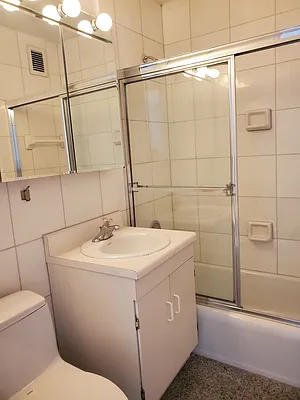 Rented by Carlyle Property Management | media 6