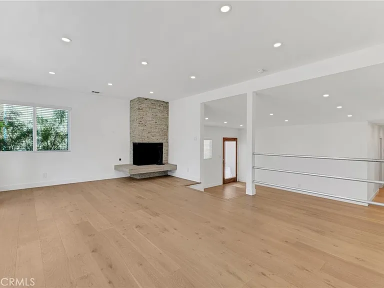 7841 W 83rd St — Photo 22