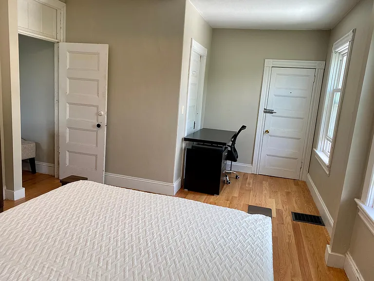 12 E George St #3 — Photo 30