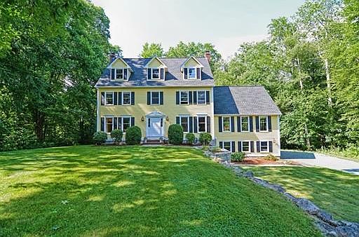 1st image of 8 Ainsley Dr
