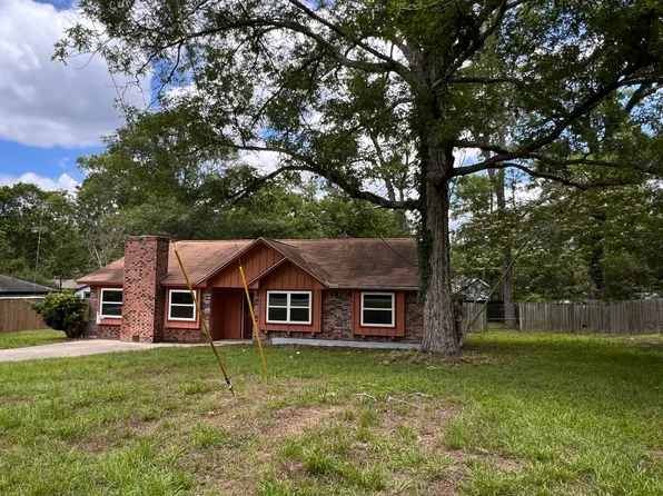 10497 Royal Forest Dr, Conroe, TX 77303