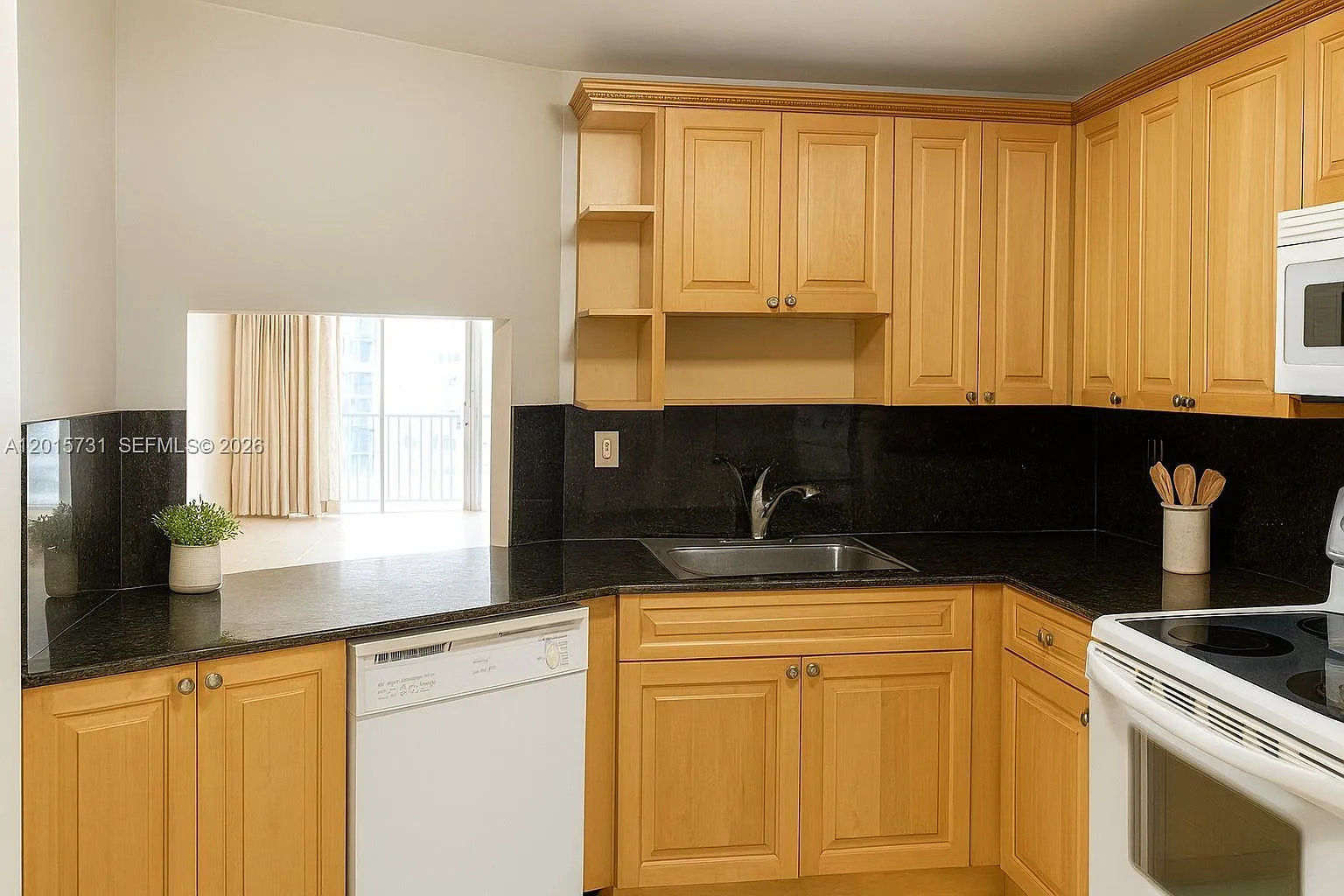 Jade Winds Group-Daisy Ga — Photo 4