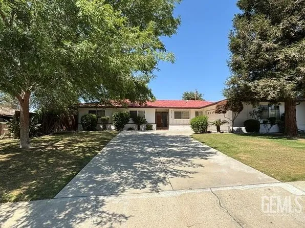 3218 Christmas Tree Ln, Bakersfield, CA 93306