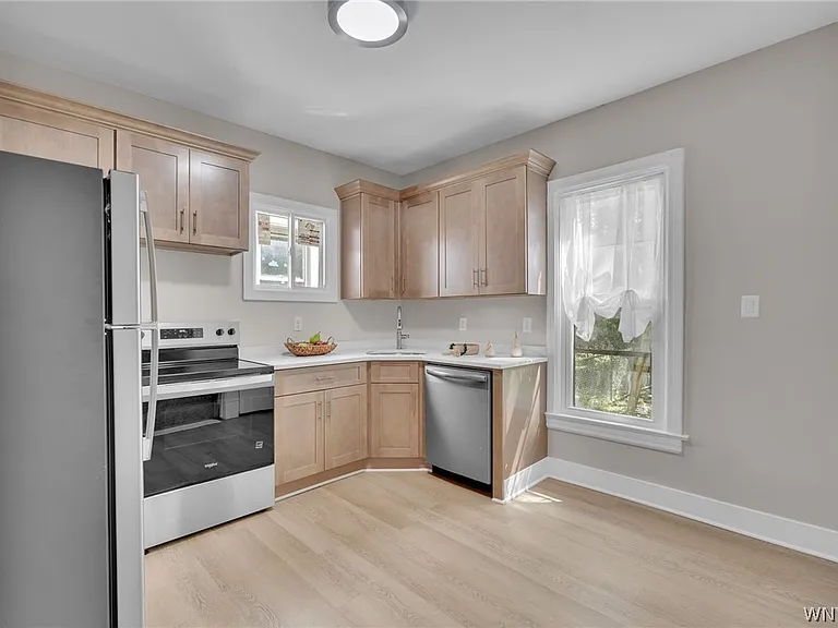 1097 Tonawanda St — Photo 19