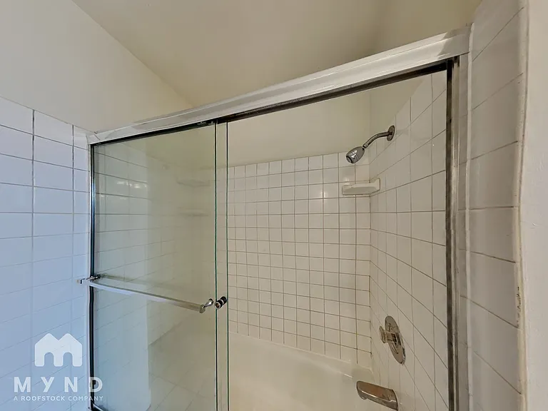 1311 N Alder St — Photo 18
