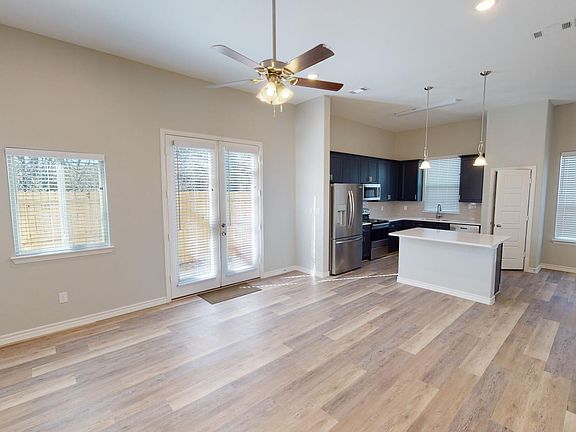 5th image of 109 W Rogers St #2