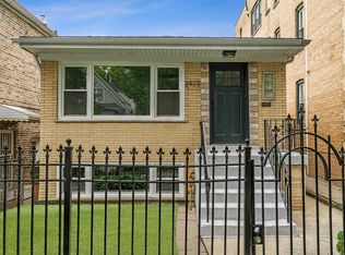 2904 W Fletcher St, Chicago, IL 60618