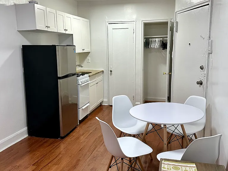 424 E 14th St #3B — Photo 5