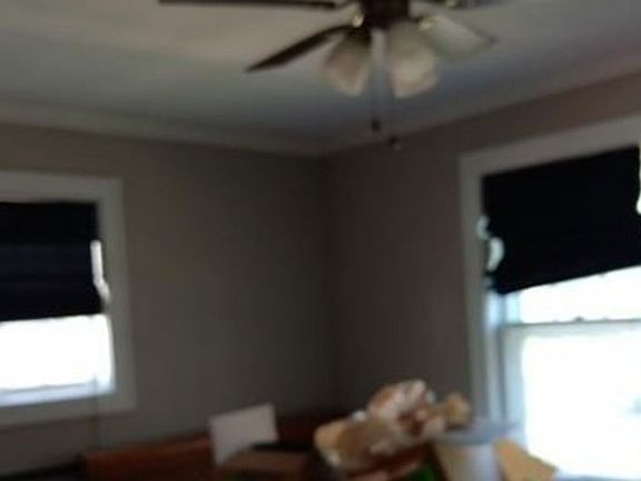 5th image of 22135 Edison St
