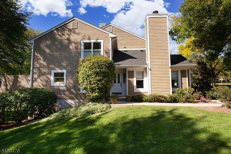 1st image of 5 Eton Ct