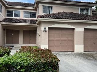 2392 NW 97th Way, Pembroke Pines, FL 33024