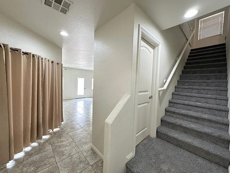 8471 Spirit Vale Ave — Photo 6