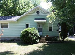 7121 Sparling Rd, Smiths Creek, MI 48074