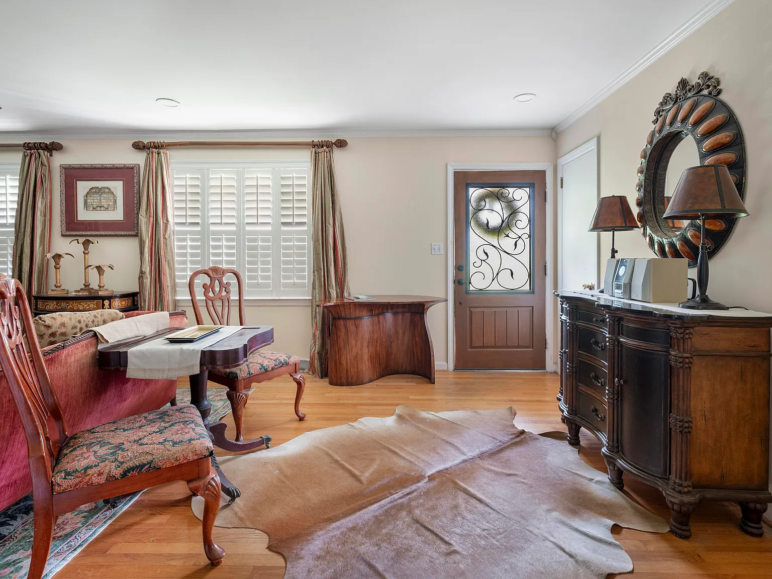 3 bed, 2.0 bath, 1700 sqft, $3,650 — Photo 2