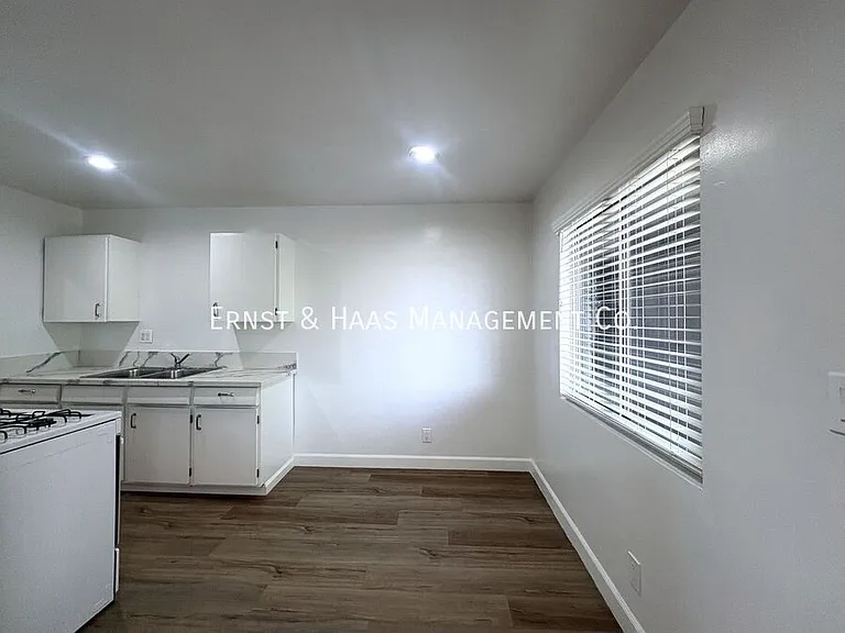 230 E Hullett St #7 — Photo 5