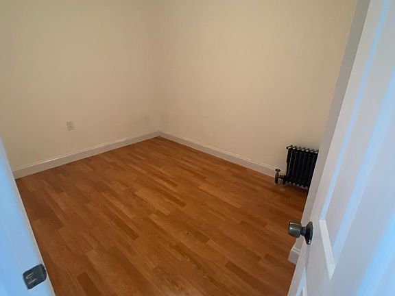 4th image of 272 Etna St #2A