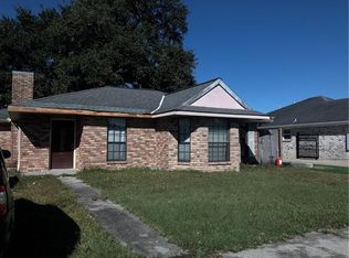3004 Oak Dr, Violet, LA 70092