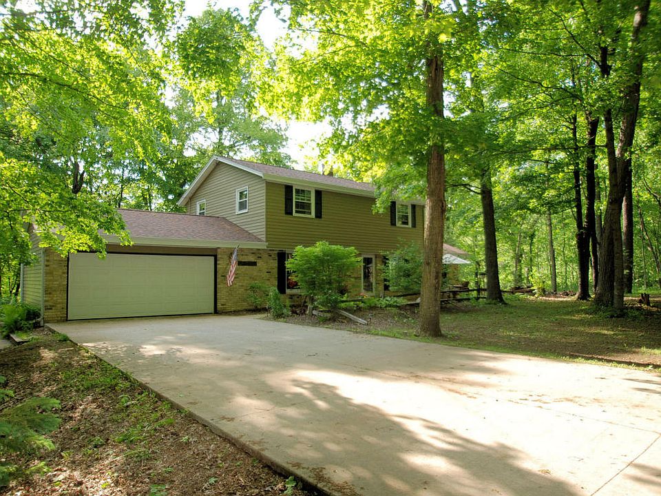 2nd image of 1565 Lakeview Rd