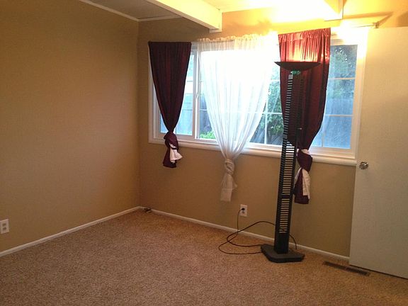 3rd image of 2535 Gloria Way
