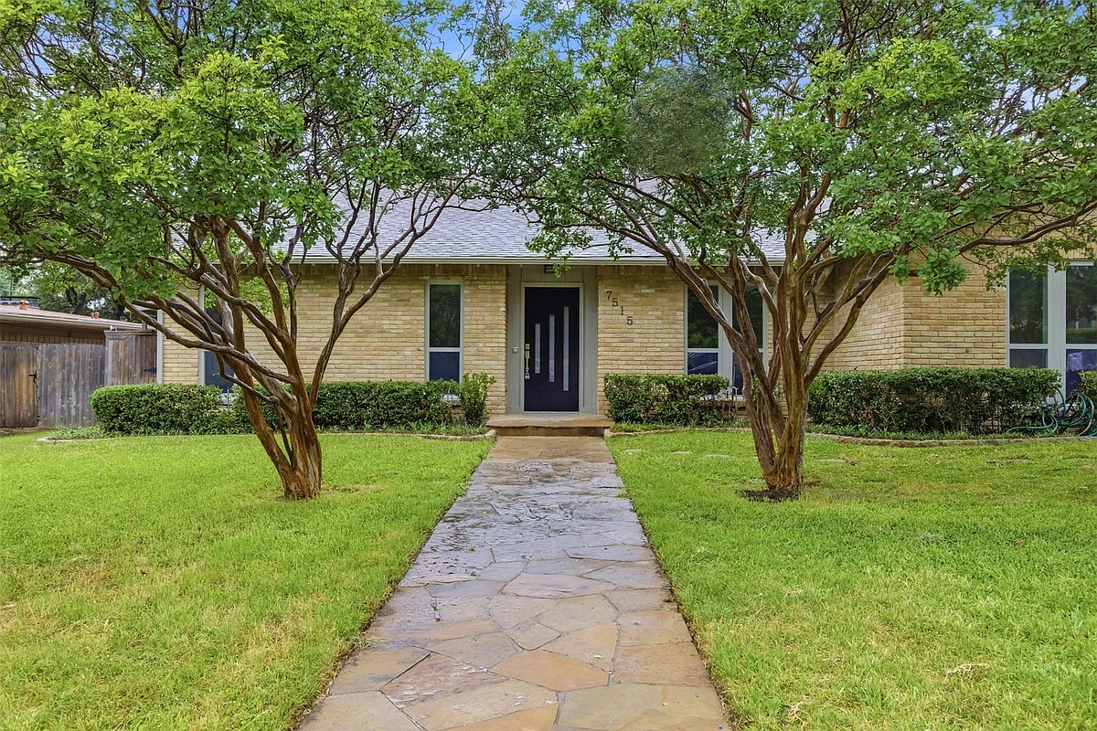 Building Photo - 7515 Meadow Oaks Dr