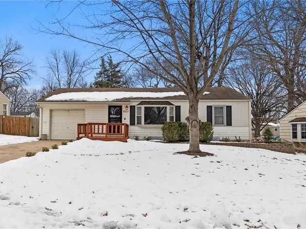 8507 W 69th St, Overland Park, KS 66204