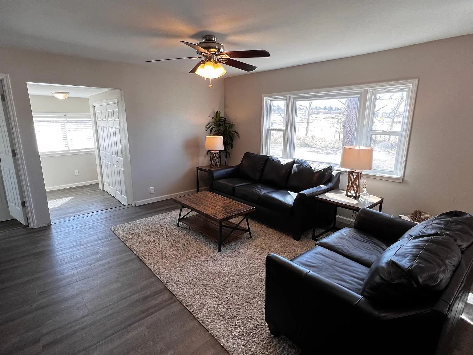3 bed, 1100 sqft, $2,600 — Photo 4