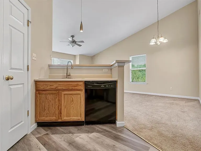 214 Timber Creek Dr #C — Photo 8