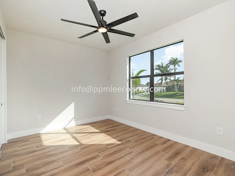 1619 NW 17th St — Photo 12