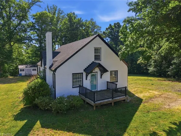 3221 Settle Bridge Rd, Stoneville, NC 27048