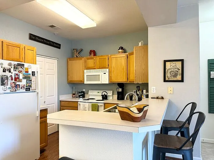 4545 Wheaton Dr #H320 — Photo 5