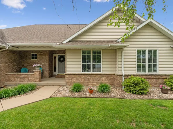 729 Missy Dr, Peosta, IA 52068